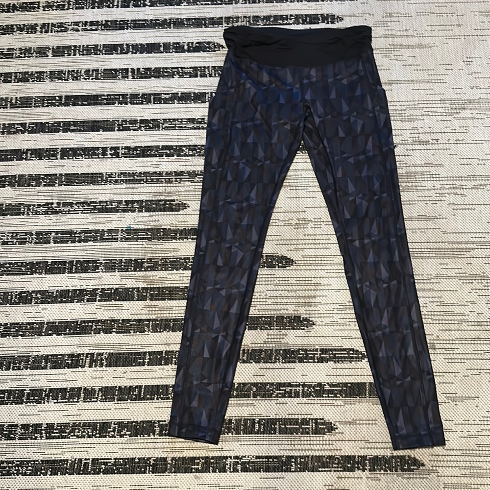 Lululemon Dark Triangle Print Active Leggings - image 1